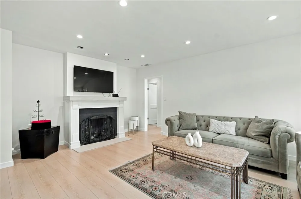 2142 E Chevy Chase Glendale, CA 91206