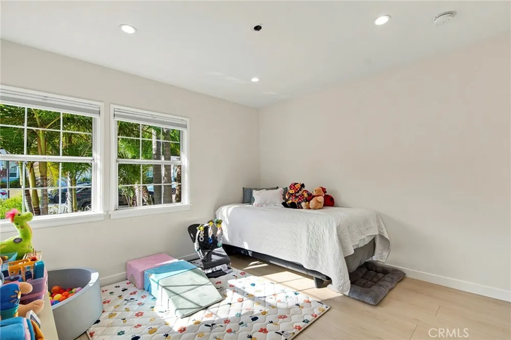 2142 E Chevy Chase Glendale, CA 91206