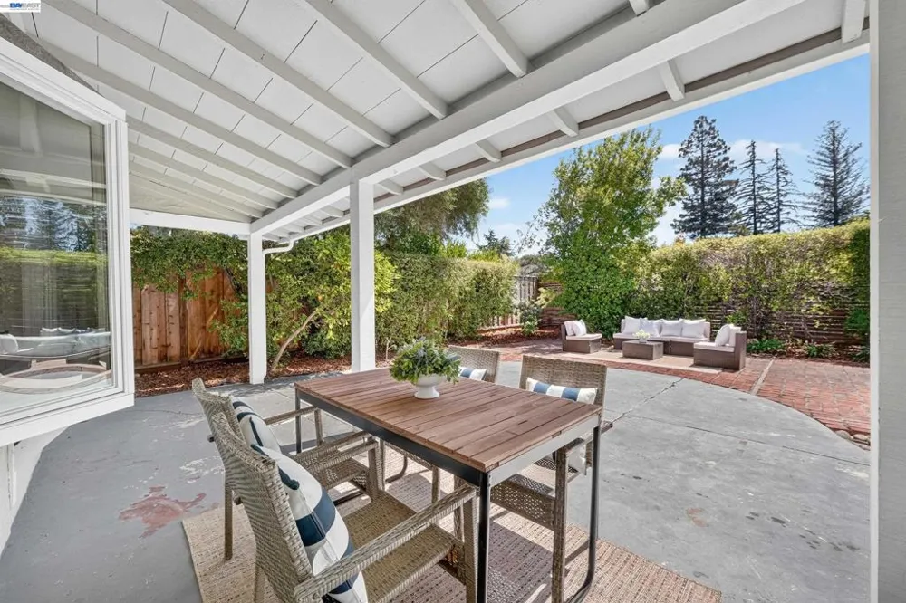 4186 Willmar Dr Palo Alto, CA 94306