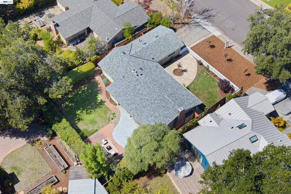 4186 Willmar Dr Palo Alto, CA 94306