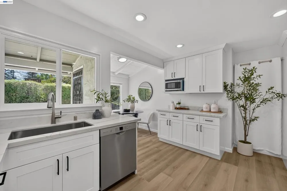 4186 Willmar Dr Palo Alto, CA 94306