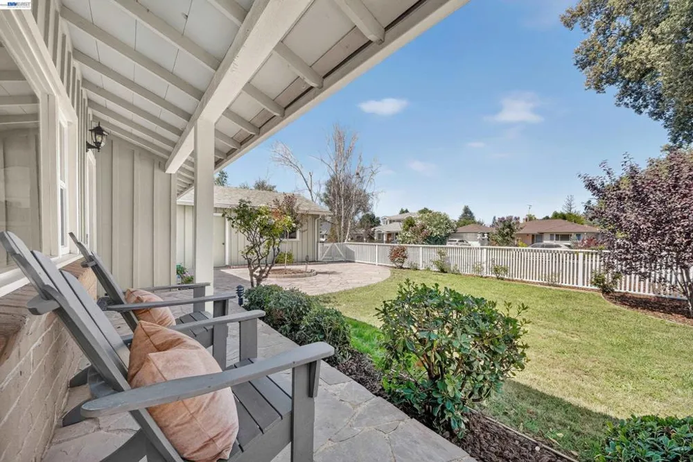 4186 Willmar Dr Palo Alto, CA 94306