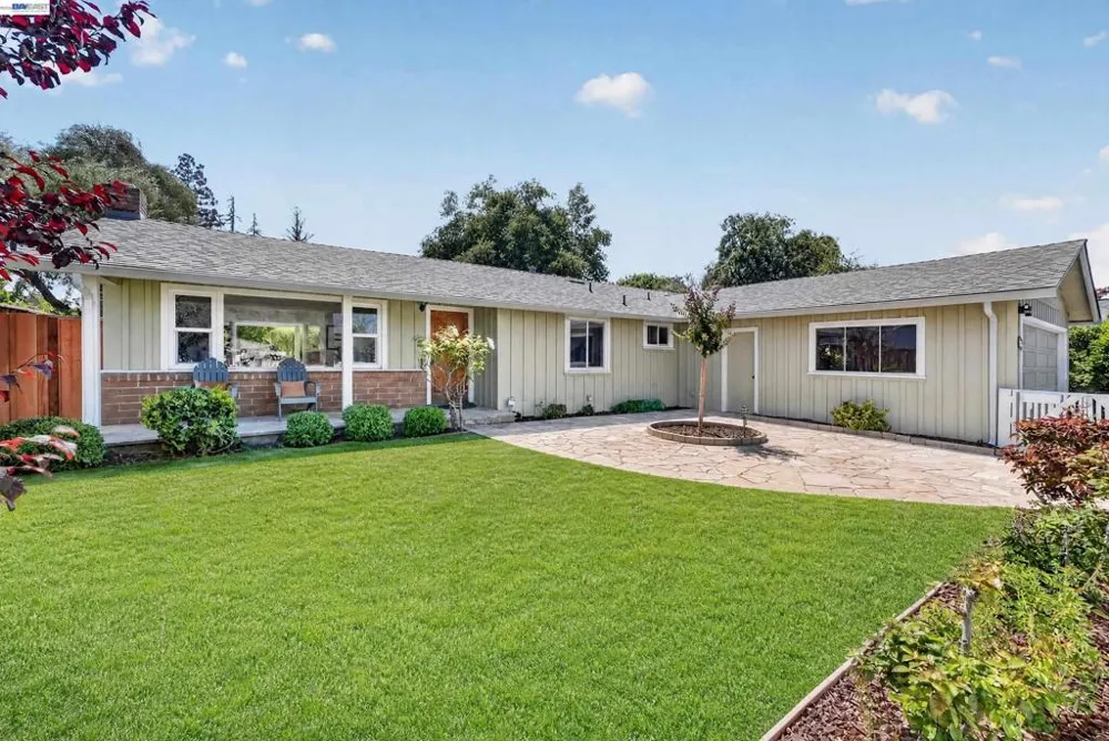 4186 Willmar Dr Palo Alto, CA 94306