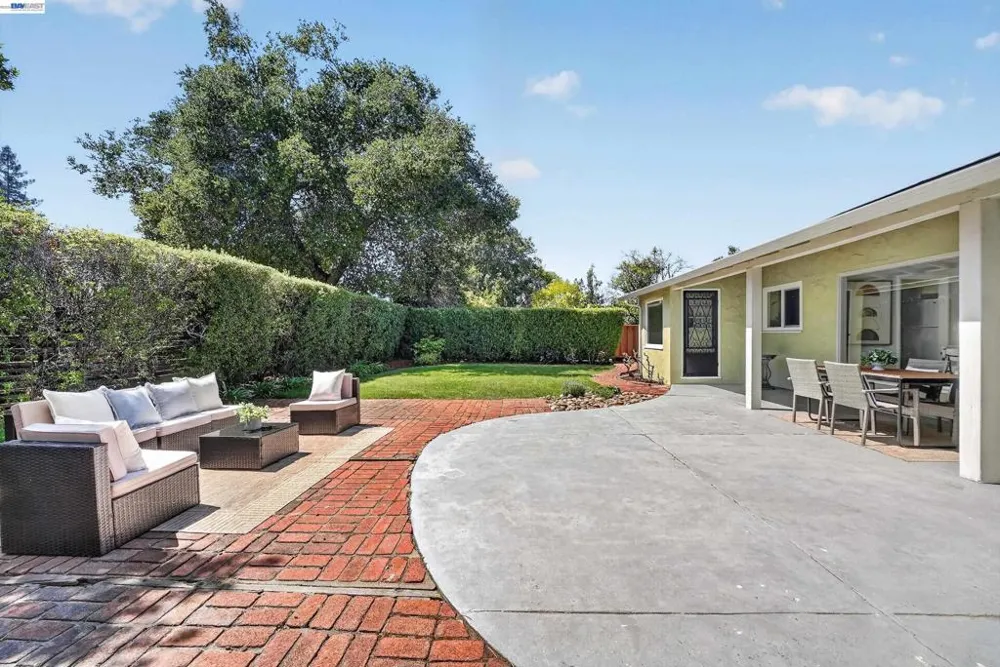 4186 Willmar Dr Palo Alto, CA 94306