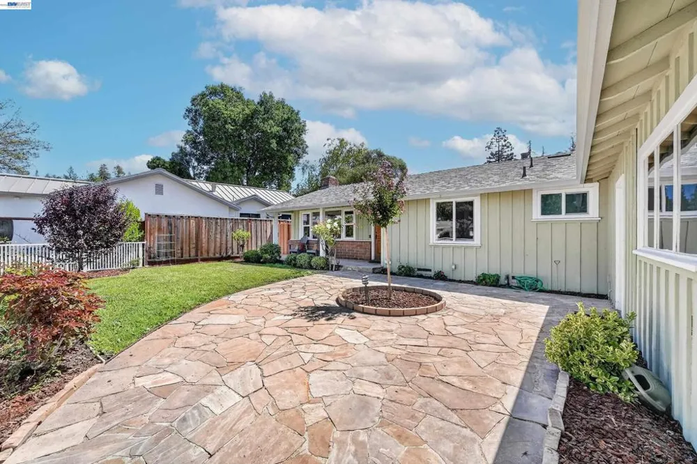 4186 Willmar Dr Palo Alto, CA 94306
