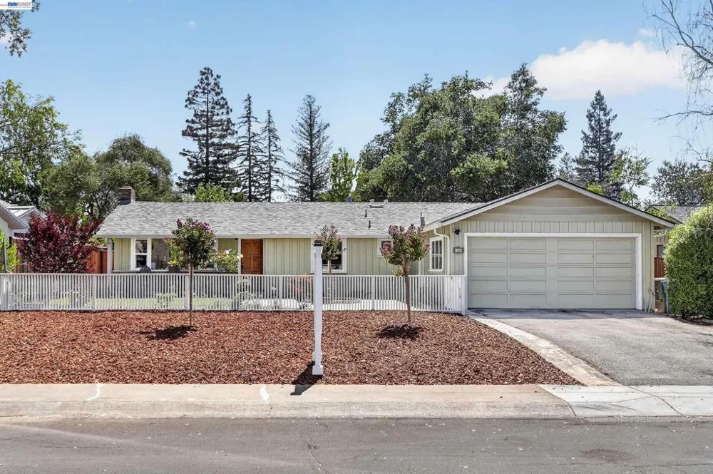 4186 Willmar Dr Palo Alto, CA 94306