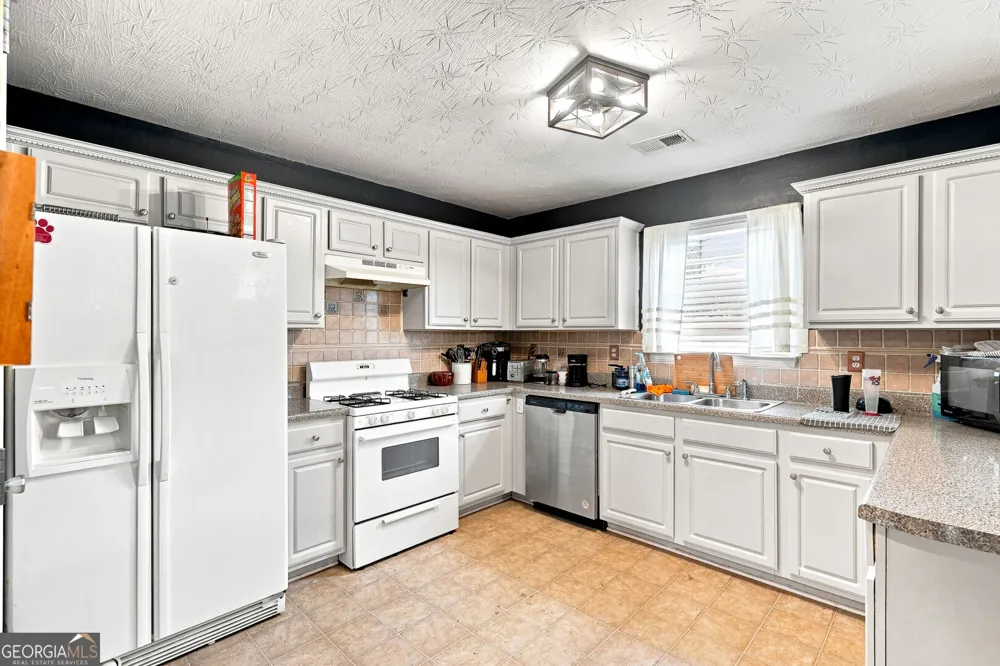 210 Spring Lake TER Covington, GA 30016