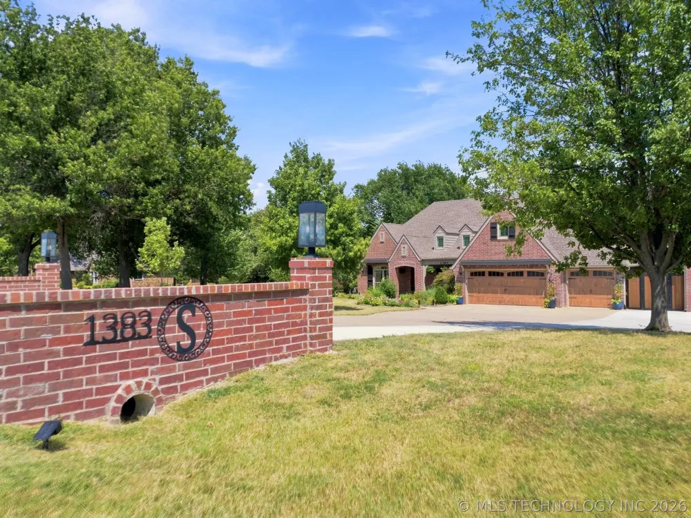 1383 28th Street Collinsville, OK 74021