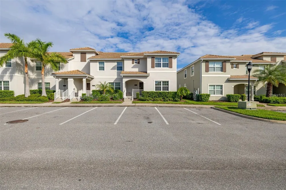 4825 MEMORIES LANE Kissimmee, FL 34746
