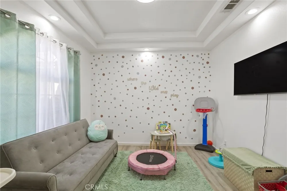 16805 Ponca Victorville, CA 92395