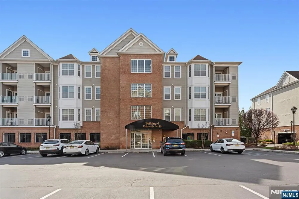 4148 Cory Lane Elmwood Park, NJ 07407