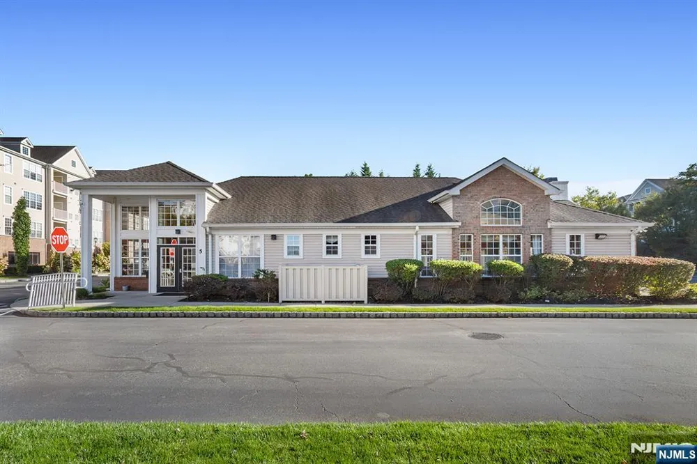 4148 Cory Lane Elmwood Park, NJ 07407
