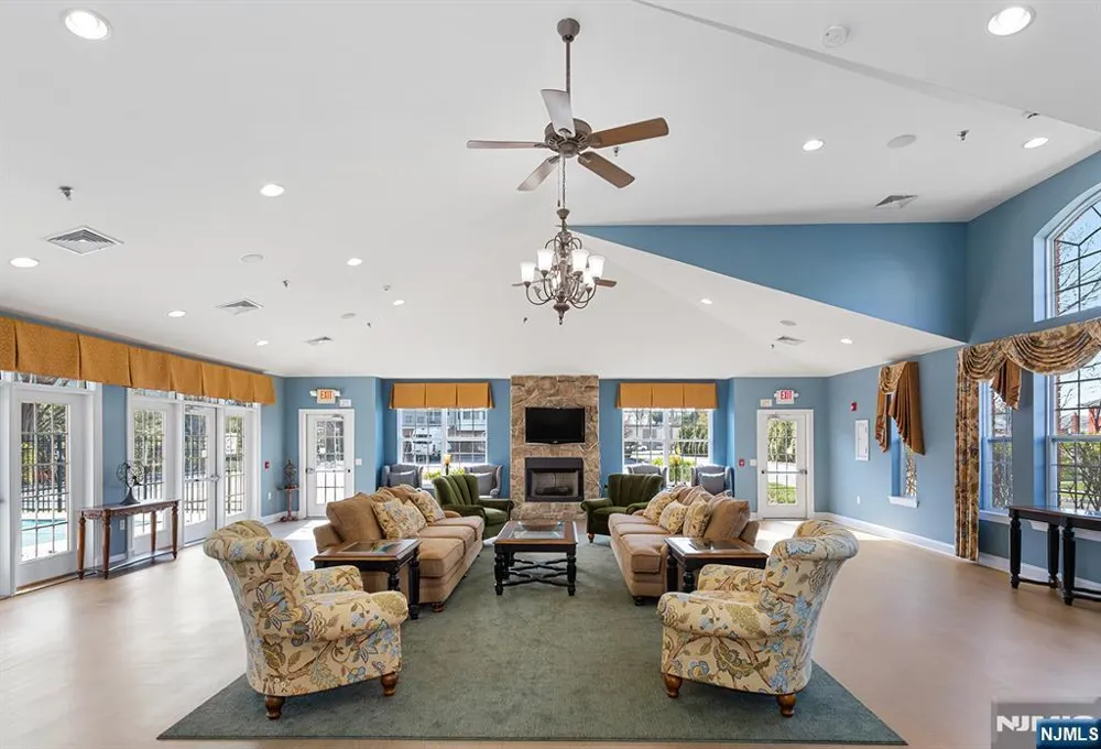 4148 Cory Lane Elmwood Park, NJ 07407