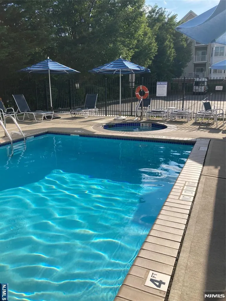 4148 Cory Lane Elmwood Park, NJ 07407