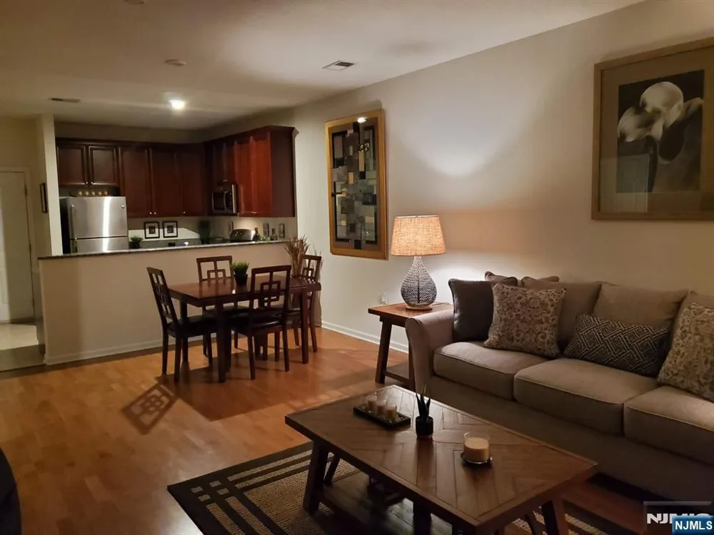 4148 Cory Lane Elmwood Park, NJ 07407