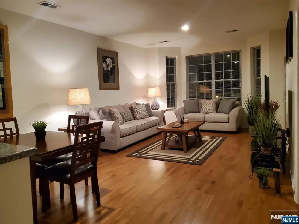 4148 Cory Lane Elmwood Park, NJ 07407