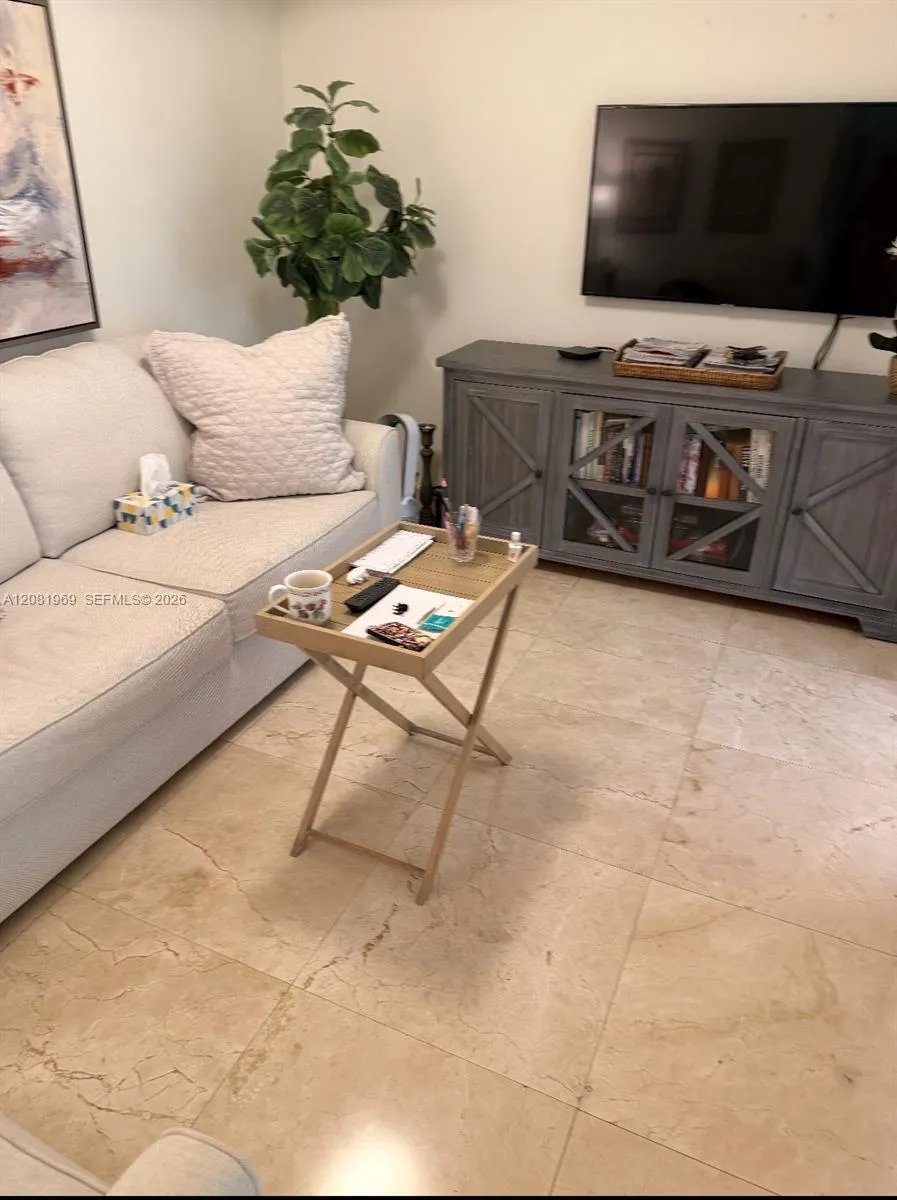 2000 Towerside Ter #408 Miami, FL 33138
