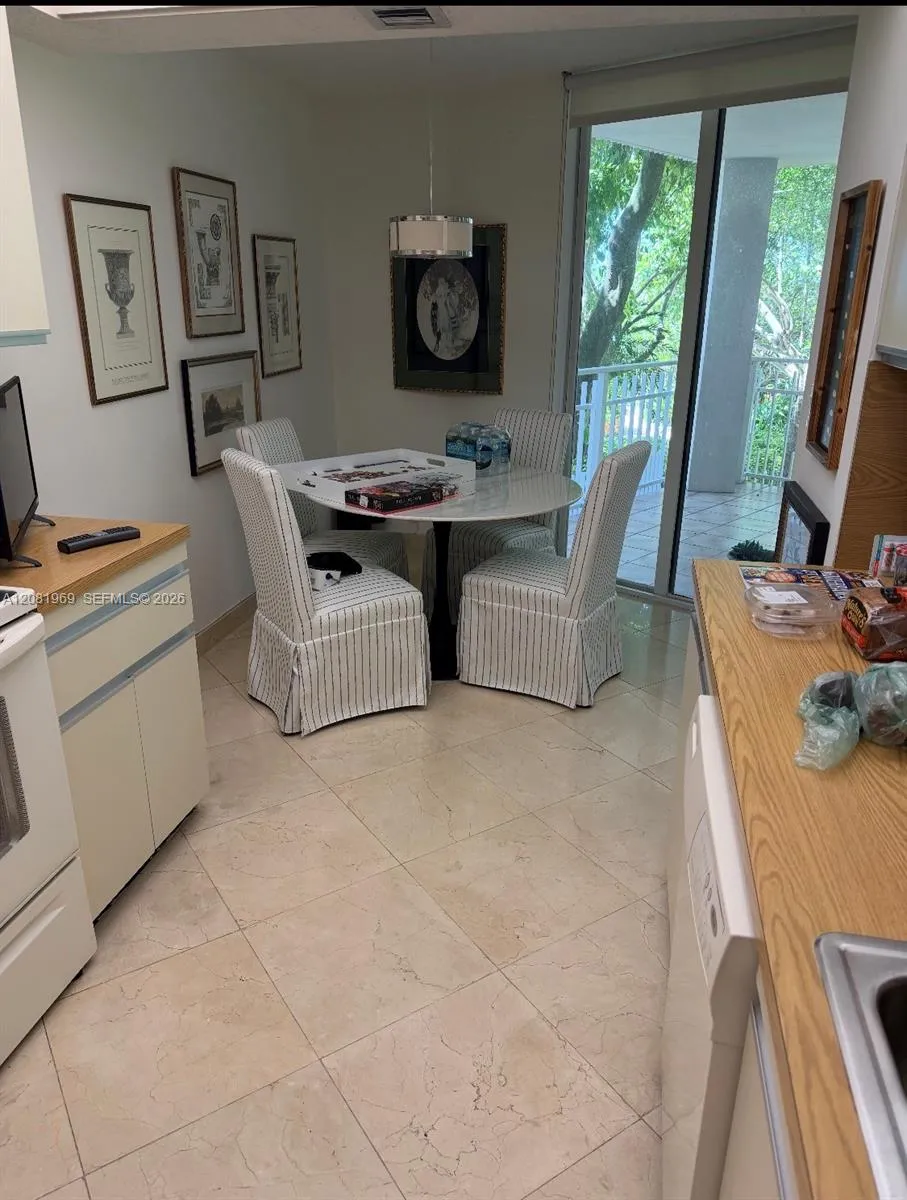 2000 Towerside Ter #408 Miami, FL 33138