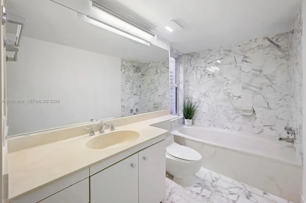 2000 Towerside Ter #408 Miami, FL 33138