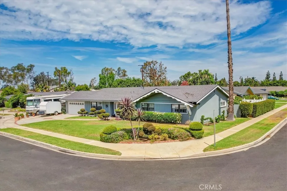 17351 Grovemont Street Santa Ana, CA 92705