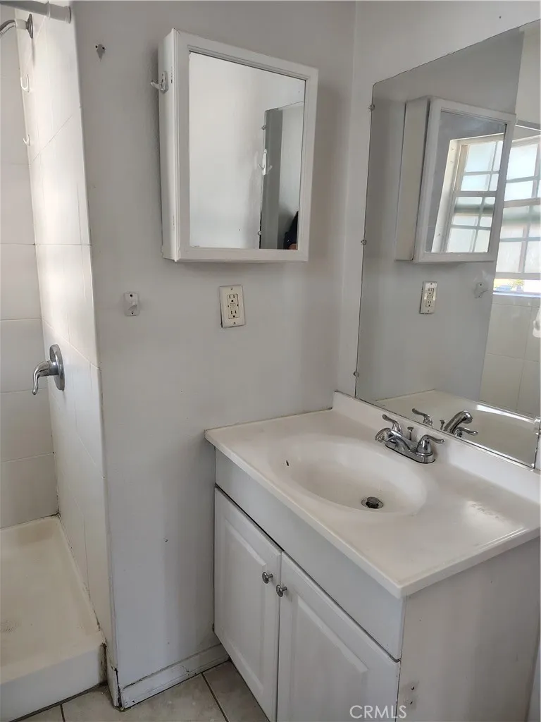 437 17th #8 San Bernardino, CA 92405