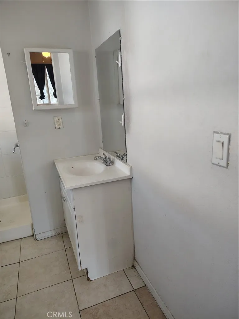 437 17th #8 San Bernardino, CA 92405