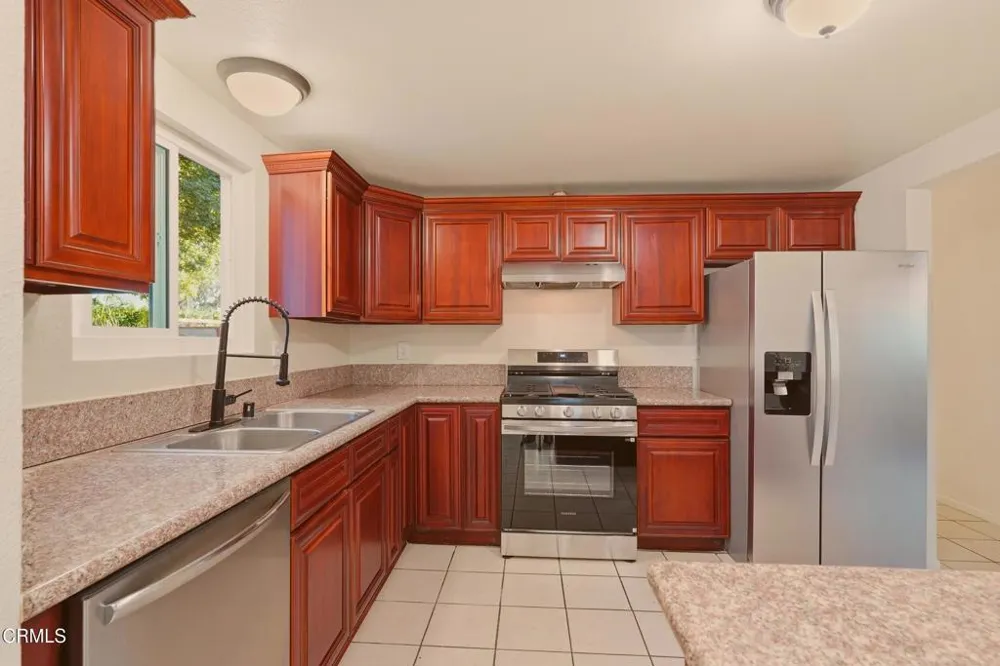 1379 Glen Avenue Pomona, CA 91768