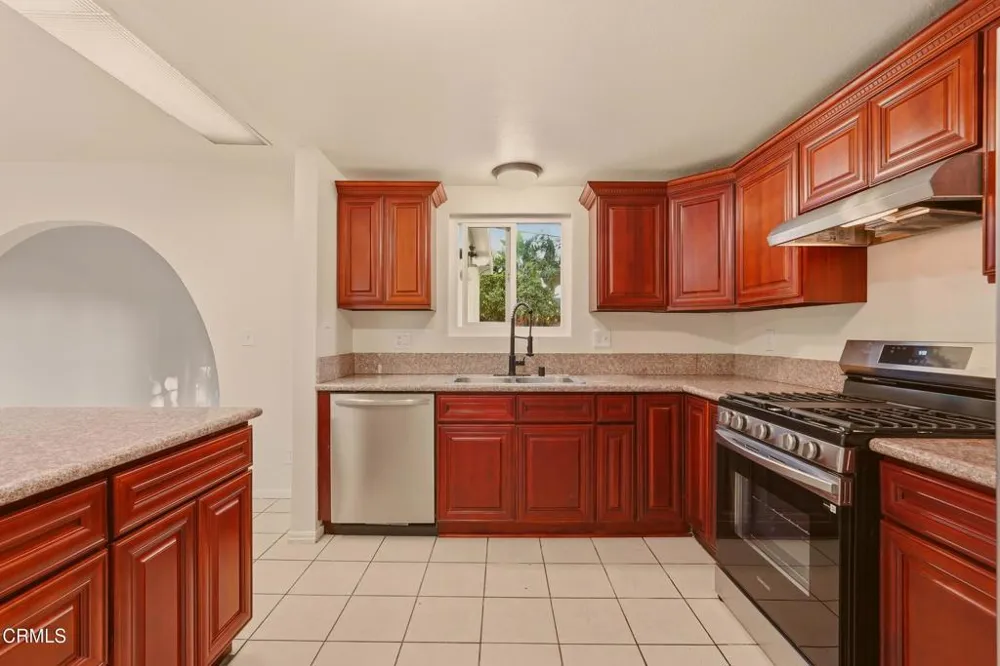 1379 Glen Avenue Pomona, CA 91768
