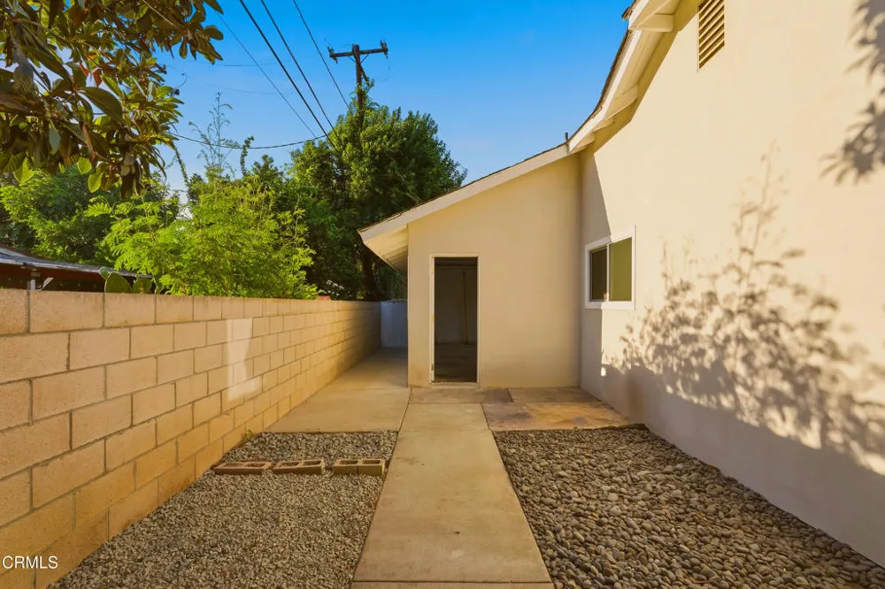 1379 Glen Avenue Pomona, CA 91768
