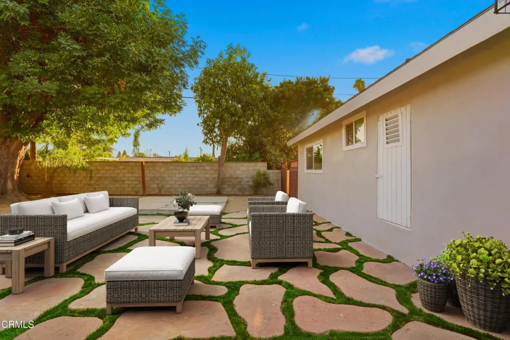 1379 Glen Avenue Pomona, CA 91768