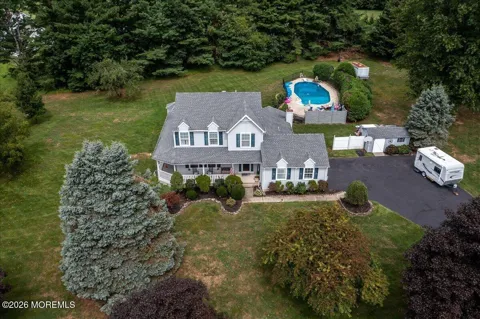 8 Long Acre Drive