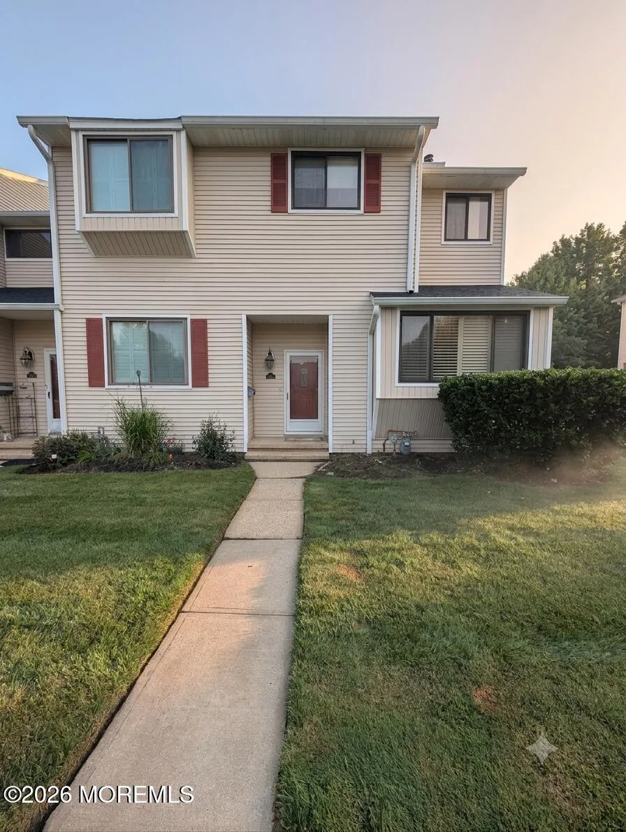 261 Clubhouse Drive Middletown, NJ 07748
