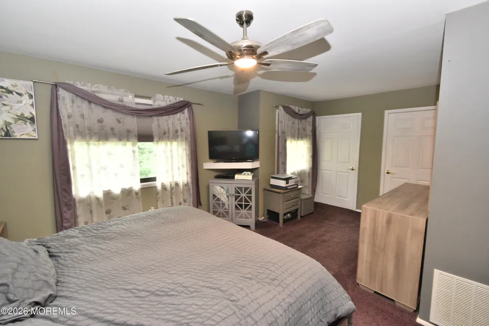 261 Clubhouse Drive Middletown, NJ 07748