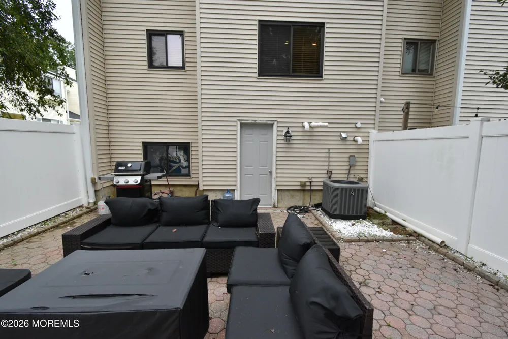 261 Clubhouse Drive Middletown, NJ 07748