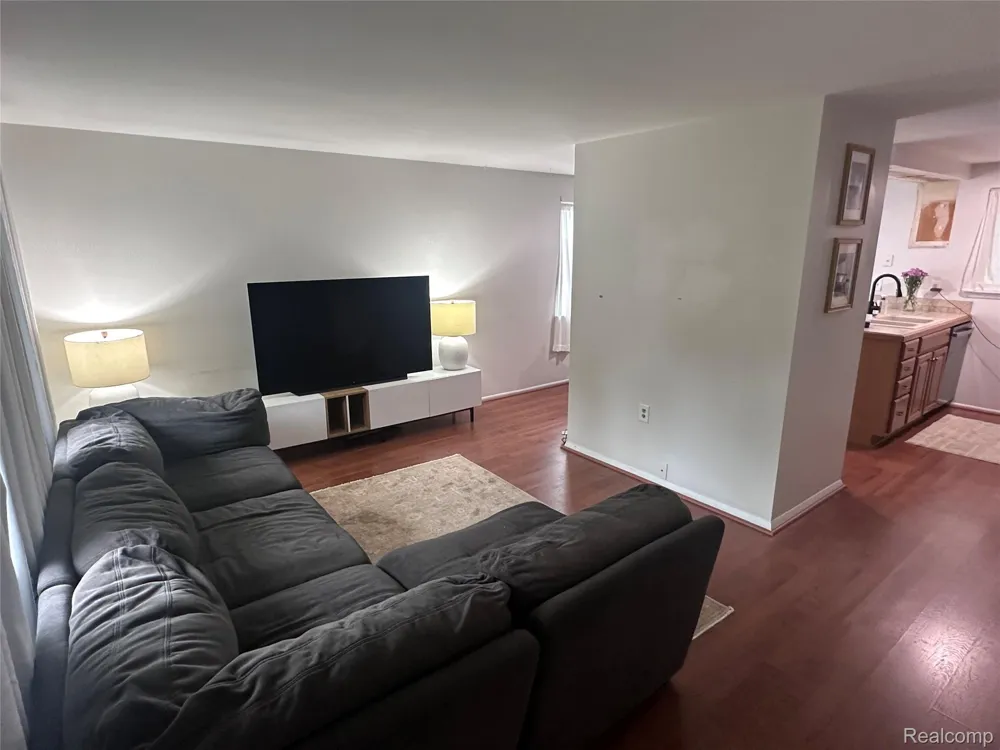 4580 Chadsworth Street Commerce Charter Township, MI 48382