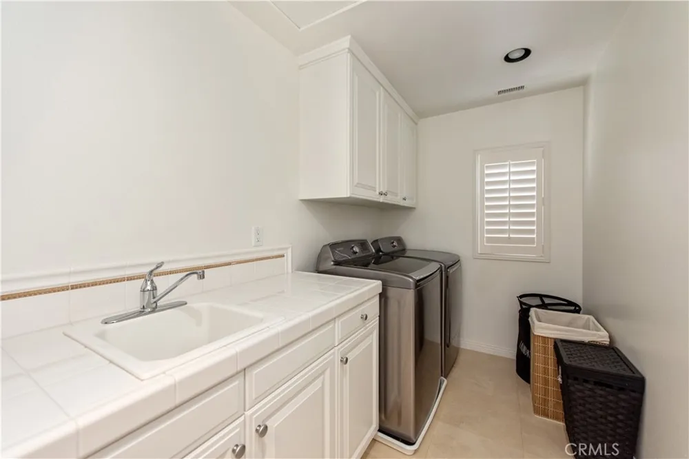 41 Hidden Trl Irvine, CA 92603