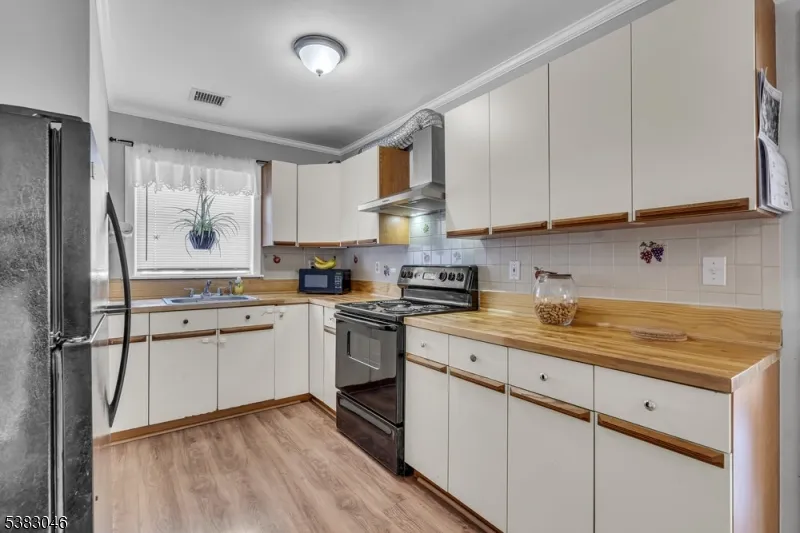 406 Brooklyn Mountain Rd Hopatcong, NJ 07843
