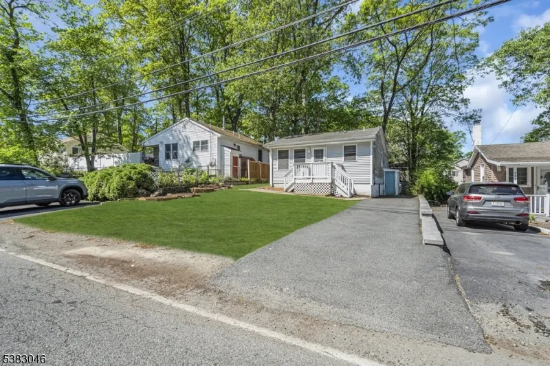 406 Brooklyn Mountain Rd Hopatcong, NJ 07843