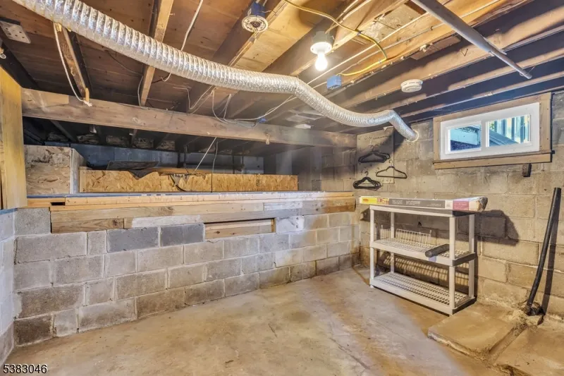 406 Brooklyn Mountain Rd Hopatcong, NJ 07843