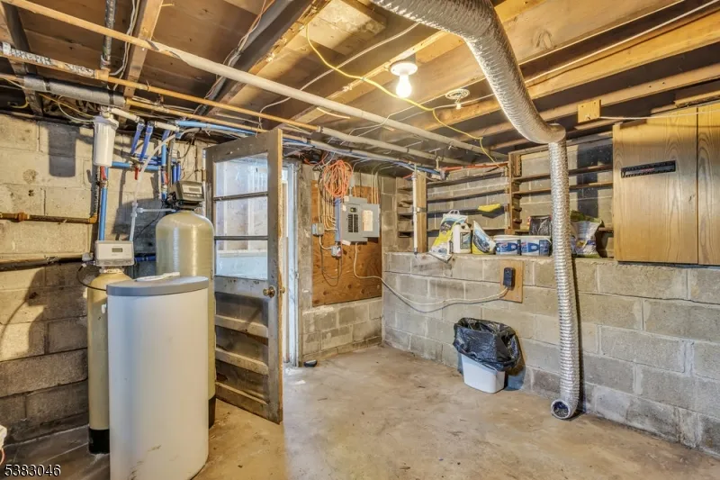 406 Brooklyn Mountain Rd Hopatcong, NJ 07843