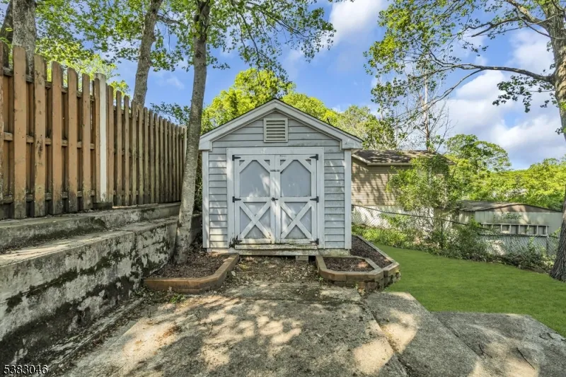406 Brooklyn Mountain Rd Hopatcong, NJ 07843