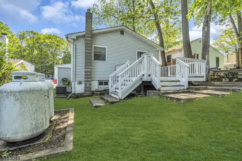 406 Brooklyn Mountain Rd Hopatcong, NJ 07843