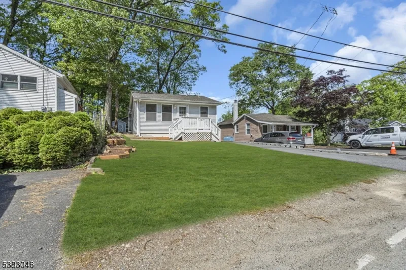 406 Brooklyn Mountain Rd Hopatcong, NJ 07843