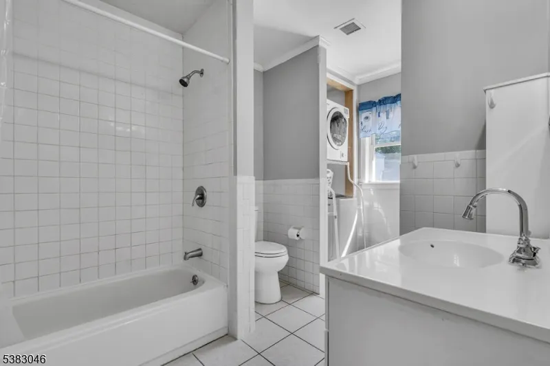406 Brooklyn Mountain Rd Hopatcong, NJ 07843