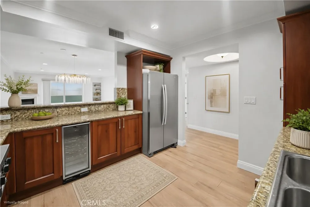 1878 Greenfield Avenue #204 Los Angeles, CA 90025