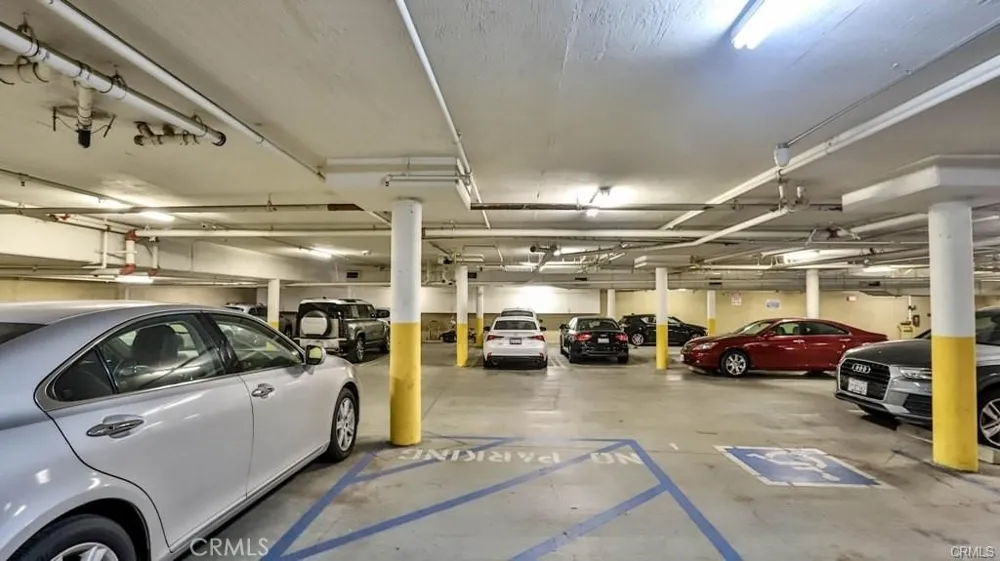 1878 Greenfield Avenue #204 Los Angeles, CA 90025