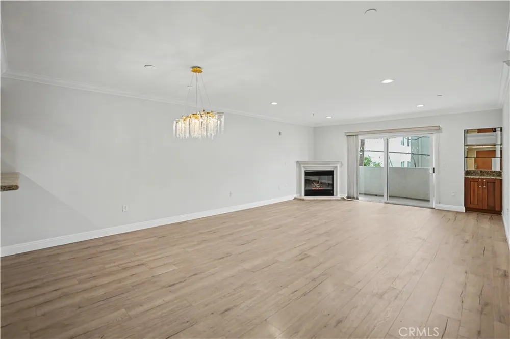 1878 Greenfield Avenue #204 Los Angeles, CA 90025