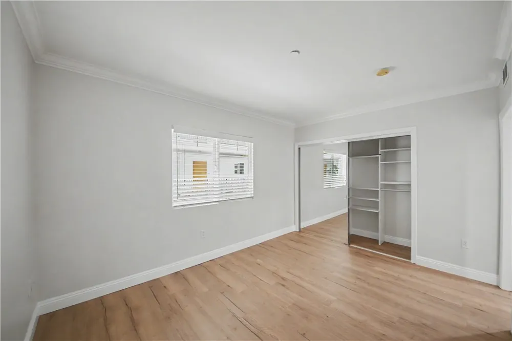 1878 Greenfield Avenue #204 Los Angeles, CA 90025
