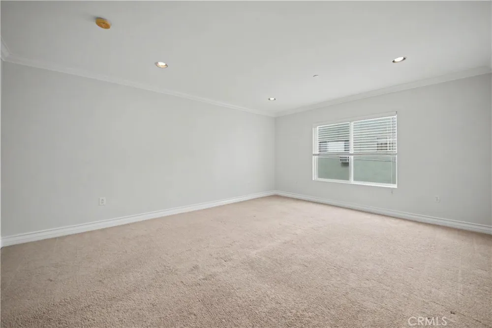 1878 Greenfield Avenue #204 Los Angeles, CA 90025