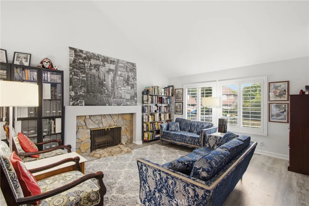 11530 Moonridge Whittier, CA 90601